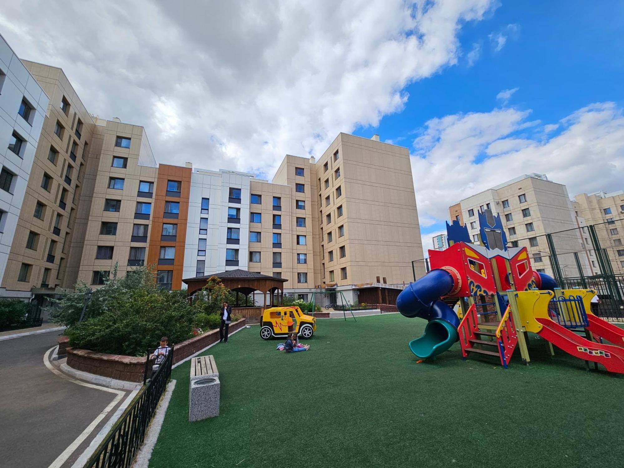 Ernaz Plus Apartments-Expo-Boulevard 130 Astaná Exterior foto